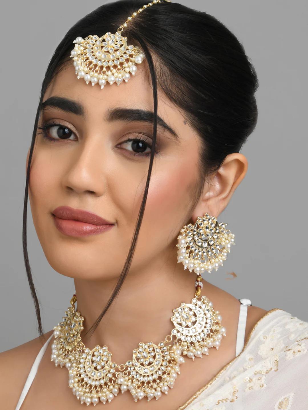 Fida White Gold-Plated Pearl & kundan Choker Jewellery Set