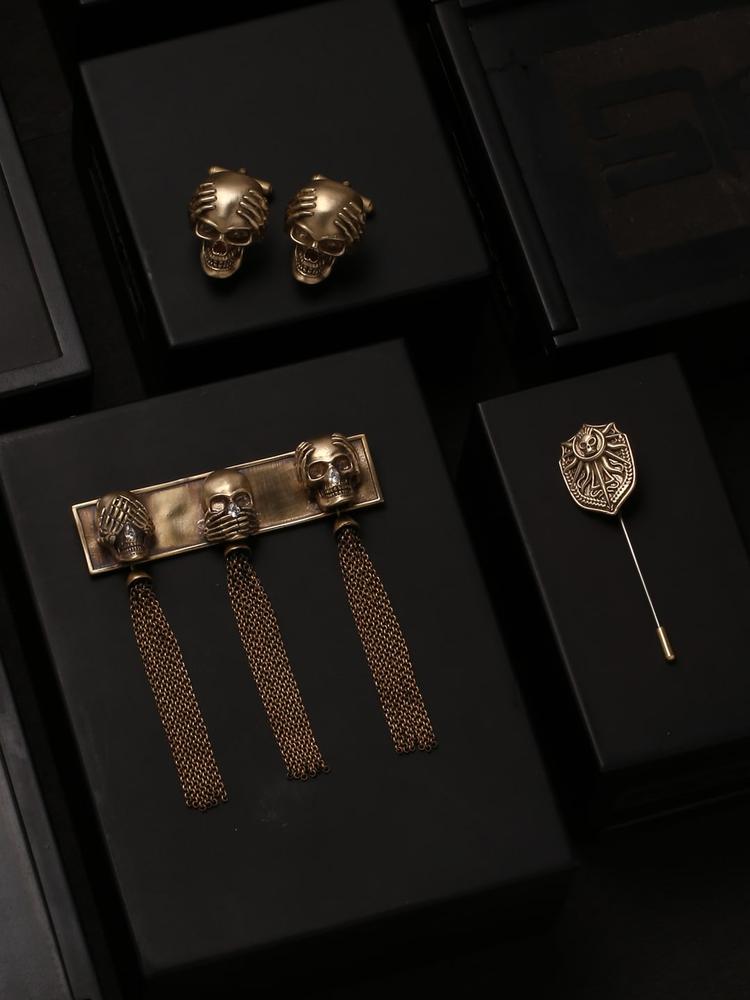 COSA NOSTRAA Men Gold-Toned The Three Wise Skull Accessory Gift Set