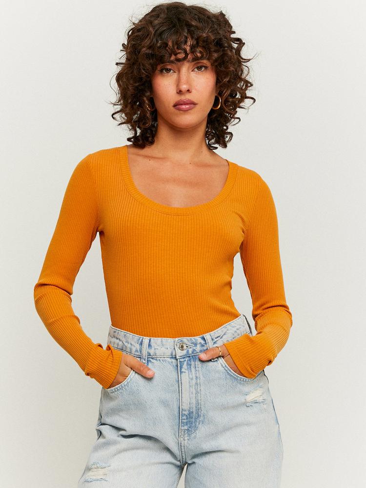 Ribbed Basic Scoop-Neck Tshirt In Orange