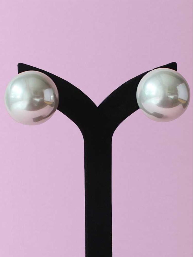 Off White Pearl Studs - 30mm