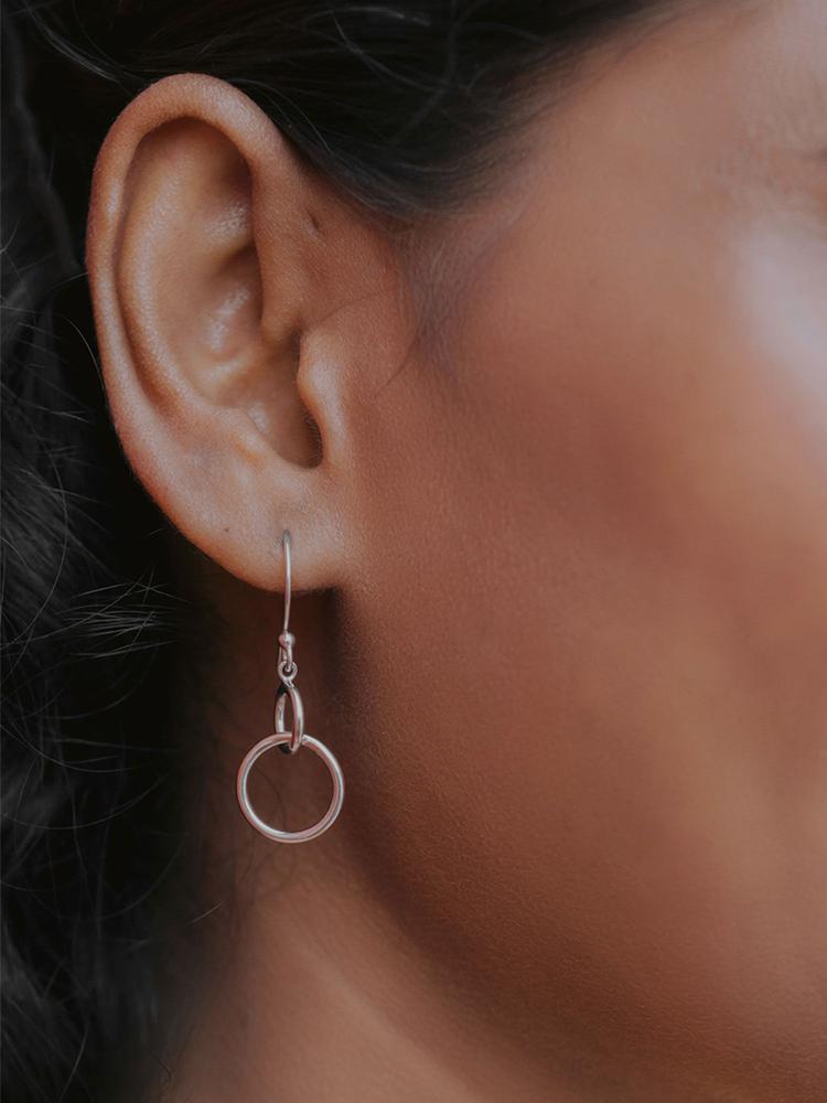 Stay With Me Circle Earrings In 925 Silver