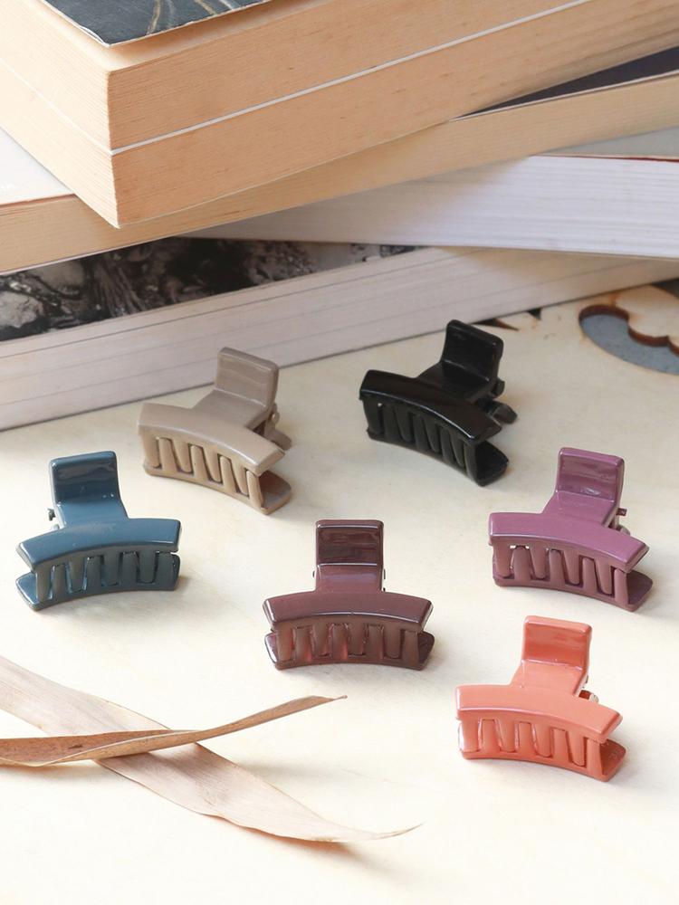 Six Classic Rectangular Shaped Multicolor Claw Clips