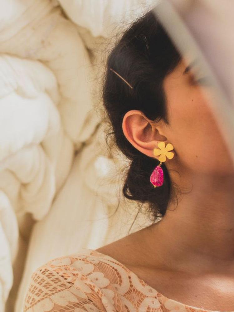 Fleur Stone Gold Pink Dainty Flower Earrings