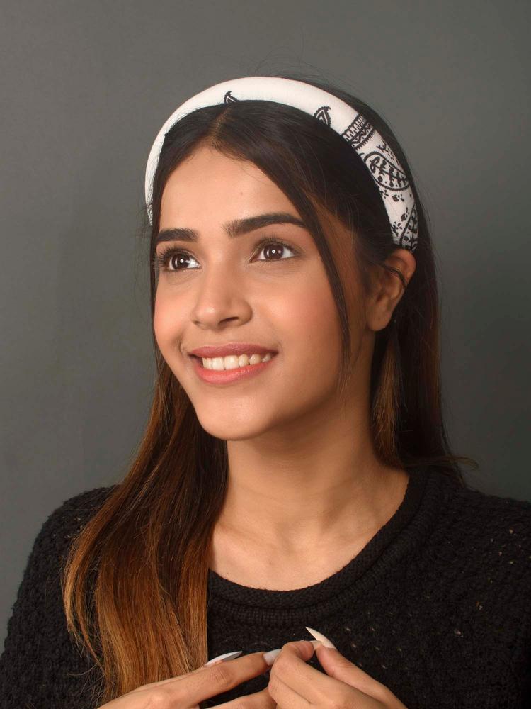 White & Black Printed Hair Band For Women(OSXXIH143)
