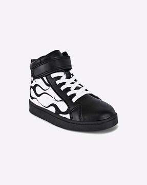 Abstract Print Mid-Top Lace-Up Outdoor Sneakers
