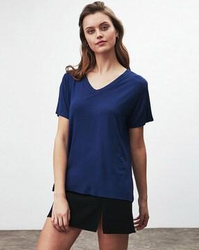 V-neck T-shirt with Short Sleeves