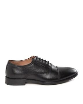 Oxfords with Lace-Fastening