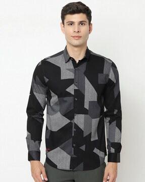Geometric Print Shirt with Spread Collar
