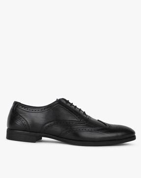 Oxford Shoes with Broguing