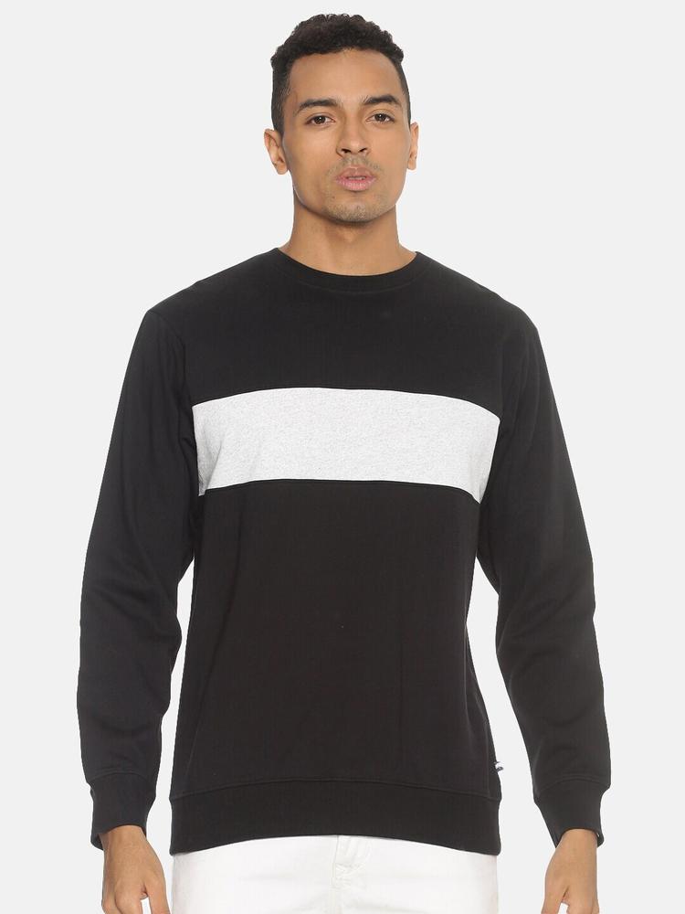 Chennis Men Black Colourblocked Sweatshirt