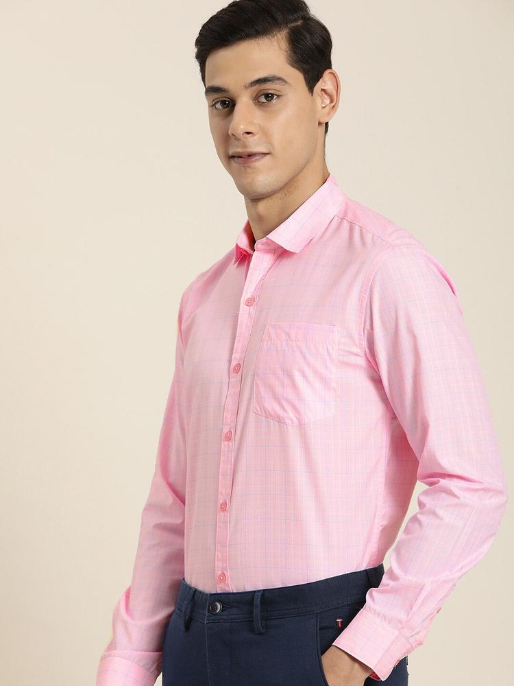 INVICTUS Men Pink & Blue Slim Fit Checked Semiformal Shirt