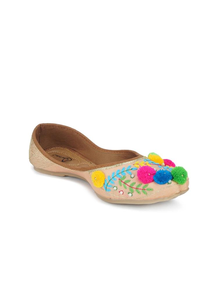The Desi Dulhan Women Peach-Coloured Party Mojaris with Embroidered Flats