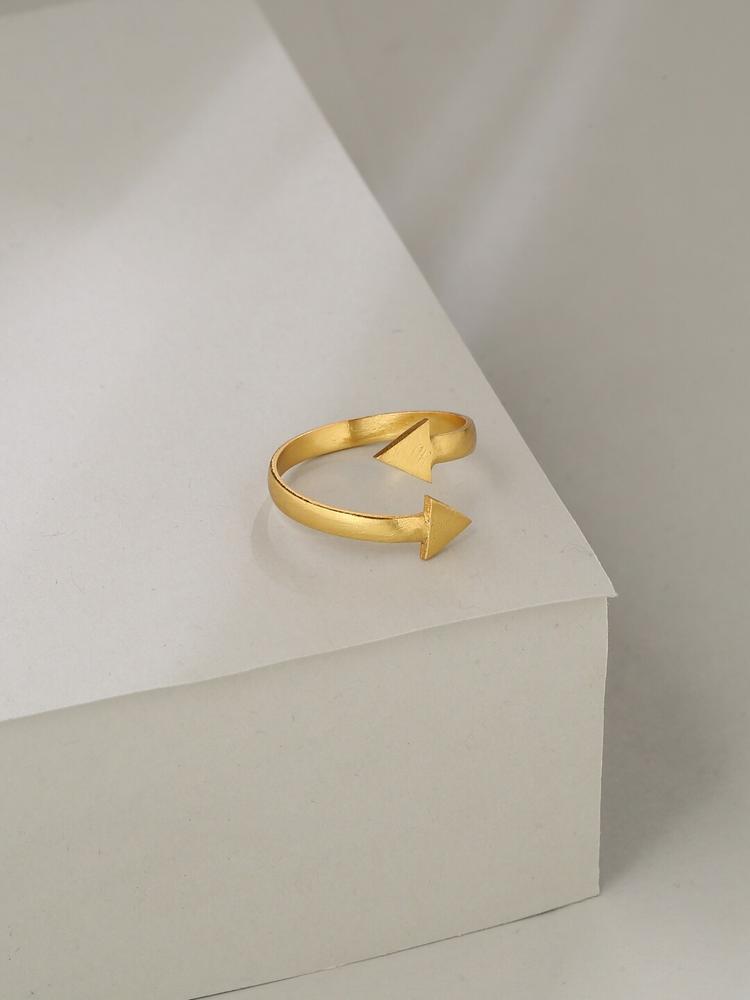 Mitali Jain Gold-Plated Arrow Finger Ring