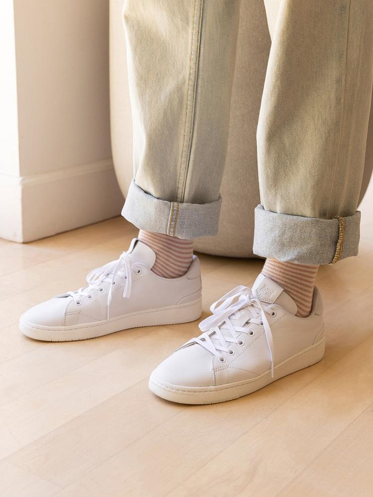 TOMS Men White Solid Sneakers