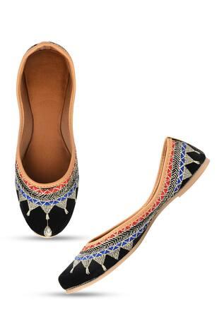 Black Synthetic Geometric Embroidered Juttis